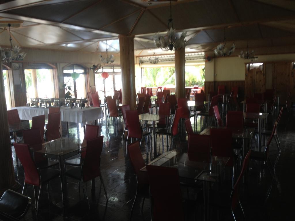 White Shell Lounge And Restaurant Hotel Flic en Flac ภายนอก รูปภาพ